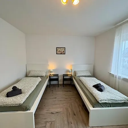 Modern 2 For Fitters With Parking Space In Appartement
